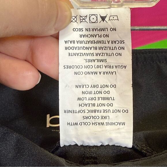 bebe Sport, Athleisure Capris. Size Small. In excellent condition! Mesh Details - Picture 7 of 7